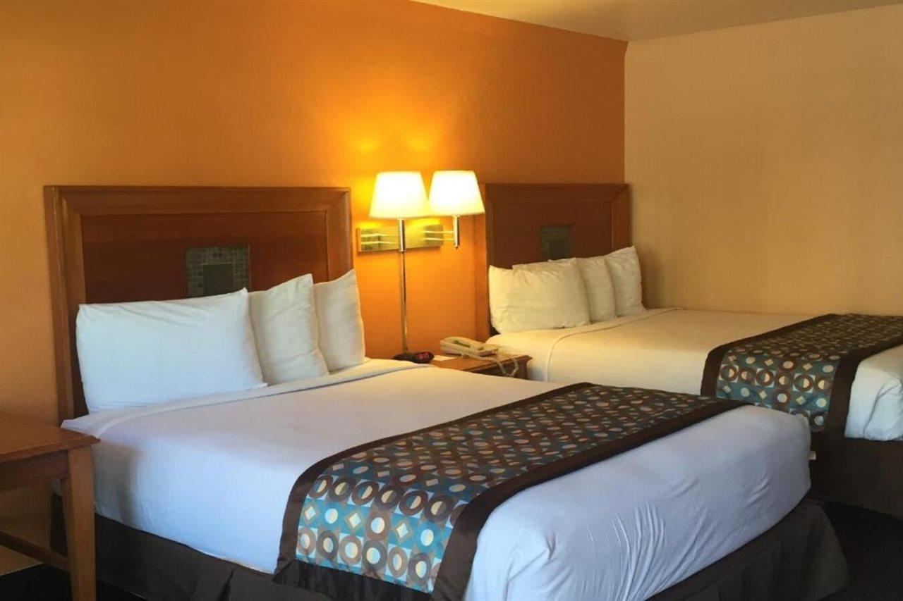 Americas Best Value Inn Остин Екстериор снимка