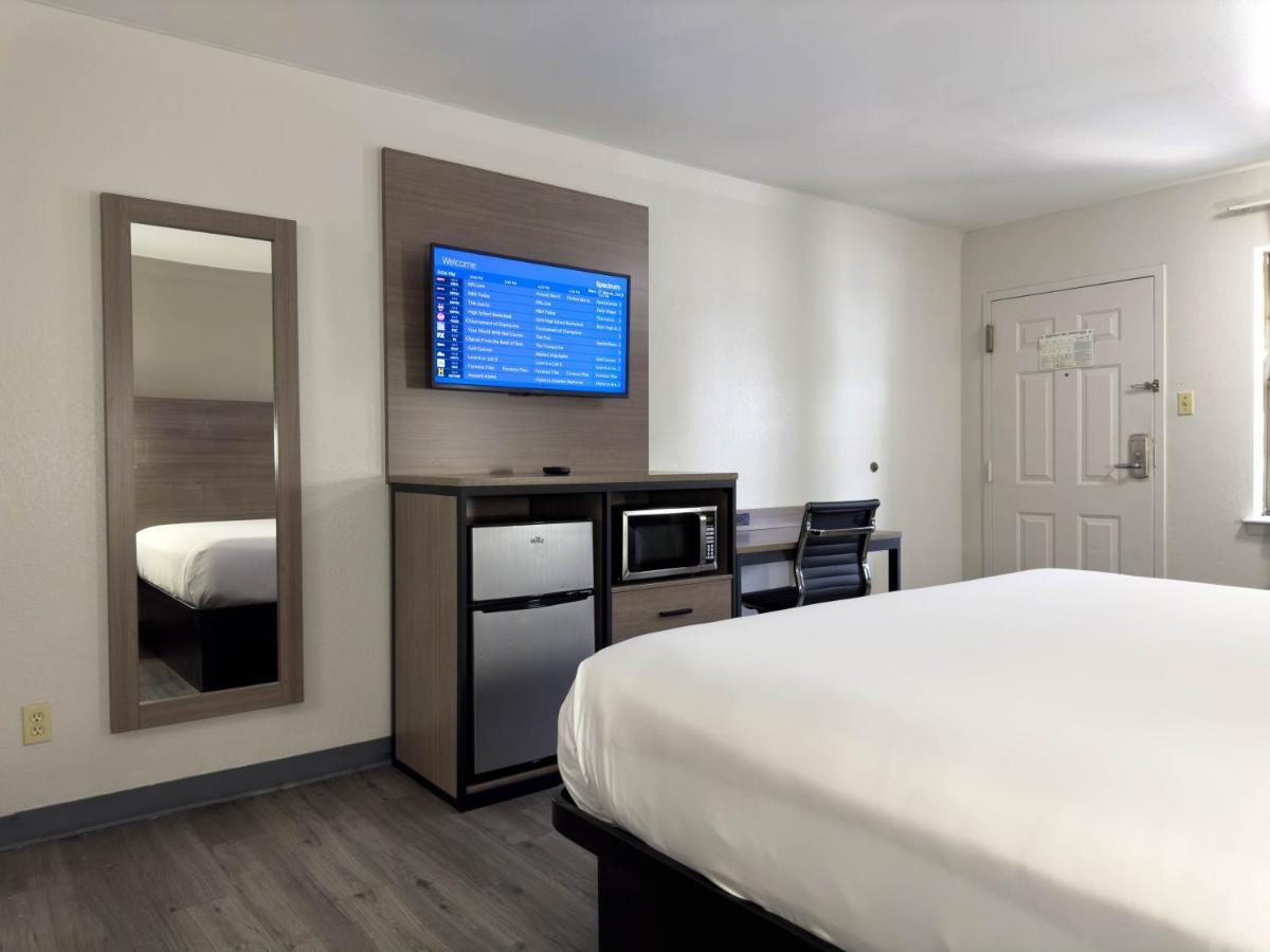 Americas Best Value Inn Остин Екстериор снимка
